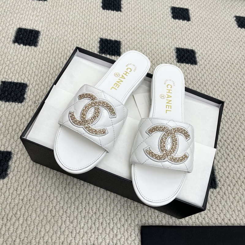 Ch**el slippers